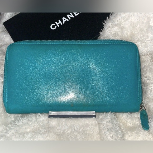 EUC Rare CHANEL "CC" Turquoise Blue Continental Zip Wallet w/Coco Chanel Jacket - Picture 6 of 8